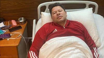 لحظات صعبة.. بكاء رضا عبد العال قبل إجراء جراحة القلب المفتوح