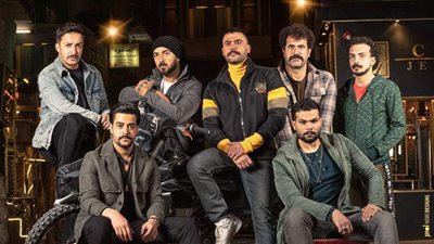 محمد إمام برفقة فريق مسلسل 