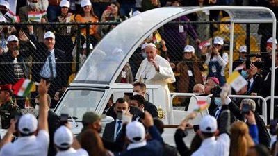 موجهًا رسالة باللغة العربية.. البابا فرنسيس يختتم زيارته للعراق | صور