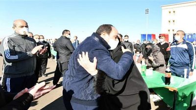 السيسي: المرأة نبع الخير وطاقة الأمان والتضحية والركيزة الأساسية لبناء الأسرة.. وتحمل ضمير هذا الوطن على عاتقها بعزيمة وهمة وإصرار