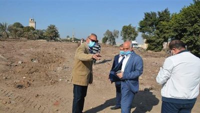محافظ القليوبية يتفقد أرض تخريد السيارات المتهالكة بمسطرد