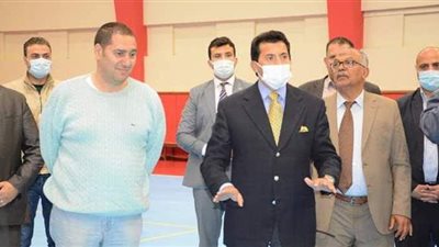 وزير الرياضة يزور معسكر منتخب اليد | صور