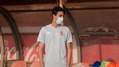 مران الأهلي | طاهر محمد يؤدي جلسة في «الجيم»