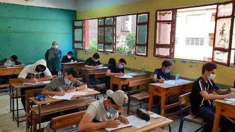 طلاب الشهادة الإعدادية