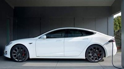 الضرائب الجمركية تساهم في تخفيض أسعار السيارات الكهربائية