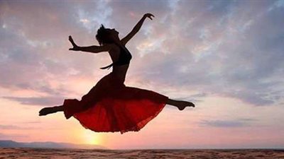 تفسير حلم الرقص في المنام وعلاقته بالفضائح والخسائر المادية والأمراض