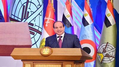 السيسي يصل مركز المنارة الدولي لحضور الندوة التثقيفية الـ33 بمناسبة يوم الشهيد