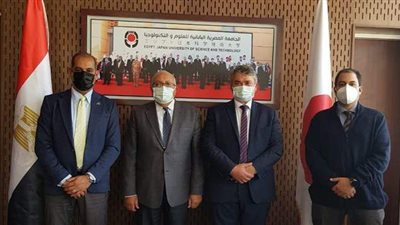 مدير مركز تحديث الصناعة يزور الجامعة المصرية اليابانية