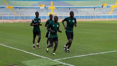 طاقم حكام بيراميدز ونكانا يؤدي تدريباته بالدفاع الجوي | صور