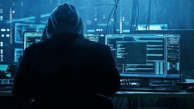 عامل يستولى على أموال المواطنين بزعم سرقة الحسابات الإلكترونية وإخفاء بيانات المتصل