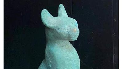 خرجت بطريقة غير شرعية.. مصر تسترد قطعة أثرية من البرونز للإله باستت