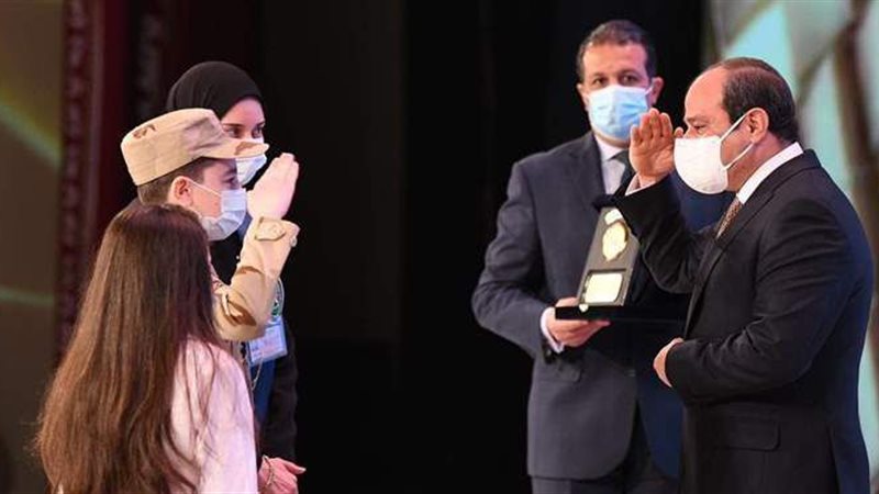 الرئيس السيسي يؤدي
