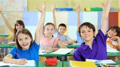 مصروفات الترم الثاني صداع في رأس أولياء الأمور: المدارس لا تراعي الظروف.. الإدارة تهدد بمنع الطلاب من الامتحانات.. وتطالب برسوم الأنشطة