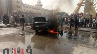 اشتعال النيران في سيارة ملاكي بميدان محطة قطارات طنطا l صور