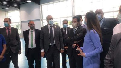 أشرف صبحي يتفقد مركز شباب الجزيرة ويفتتح أكاديمية الريشة الطائرة | صور