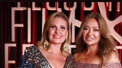 ليلى علوي تهنئ يسرا بعيد ميلادها