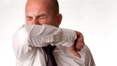 من أهم أعراض كورونا.. معلومات عن السعال الجاف وكيفية علاجه منزليا