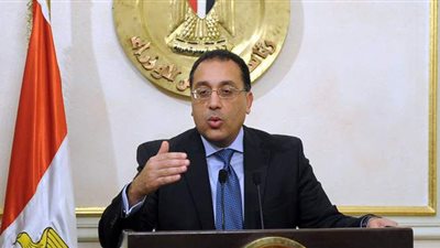 مدبولي يعتبر مشروعي خزان مياه ومحطة صرف صحي بشبين القناطر منفعة عامة