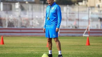 الزمالك ينهي الاتفاق مع كارتيرون.. والمدرب يصل القاهرة