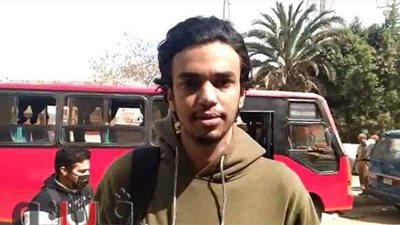 طالب بثانية ثانوي: 