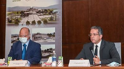 وزير السياحة يناقش الاستعدادات النهائية لنقل المومياوات الملكية