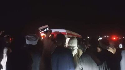 الآلاف يشيعون جثمان شهيد الغربة من مسقط رأسه بالمنيا | صور