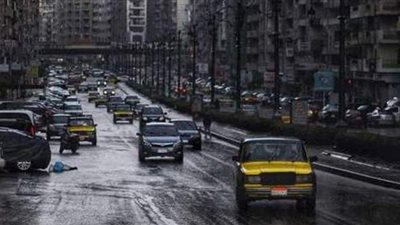 عاصفة ترابية وطقس سيئ يضرب الإسكندرية.. والمحافظة ترفع حالة الطوارئ