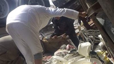 استخراج وفيات ومصابين انقلاب سيارتين نقل غرب مطروح |صور