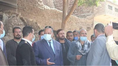 لقاءات تشاورية مع أهالى أسيوط لتحديد أولويات مشروعات التطوير | صور