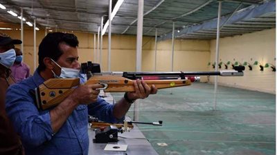 وزير الرياضة يتفقد ميدان الرماية المطور بنادي مصنع السكر بأرمنت