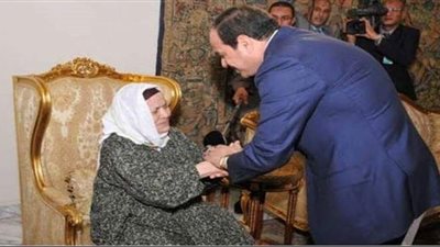 7 معلومات عن الحاجة زينب.. استقبال الرئيس لها بالاتحادية 