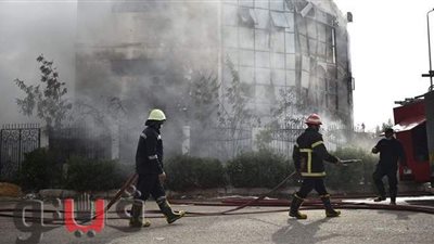 20 صورة ترصد حريق مصنع الملابس بالعبور