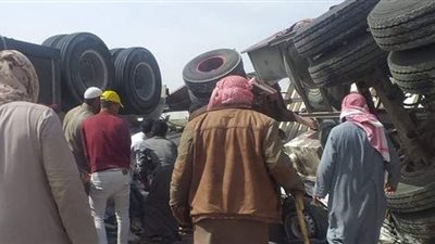 مصرع 3 وإصابة 2.. فى انقلاب سيارتين غرب مطروح