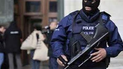 تفسير رؤية ضابط في المنام وعلاقته بسداد الديون والهروب من المشاكل