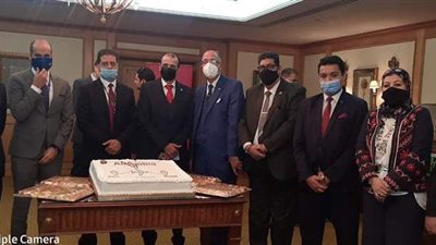 مطار القاهرة يحتفل بتدشين خط جديد بين القاهرة ومسقط