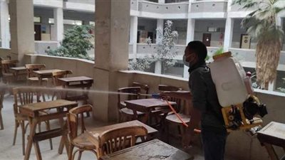 جامعة الأزهر تواصل اعمال تعقيم فرع أسيوط بعد تعليق الامتحانات بسبب كورونا