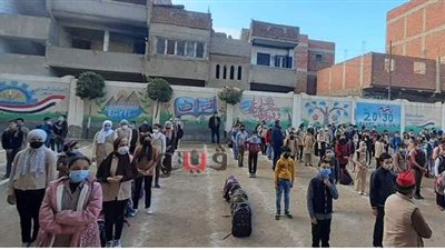مدارس 12 محافظة تستقبل الطلاب في أول أيام الفصل الدراسي الثاني.. الالتزام بالكمامة وإجراءات مواجهة كورونا.. والحضور اختياري