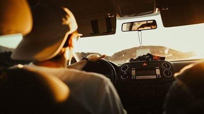 تجنب هذه الأشياء خلال قيادة السيارة لمسافات طويلة