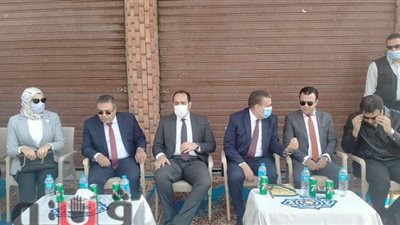 محافظ المنوفية في انتظار وزير النقل بمنزل شهيد موقعة البرث