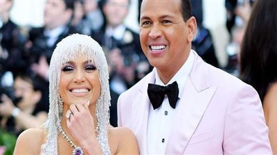 معاً إلى الأبد.. جينيفر لوبيز تكذب أخبار انفصالها عن صديقها أليكس رودريجيز