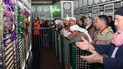 البيعة والأخذ واللقاء.. أبرز شروط الطرق الصوفية لقبول المريد