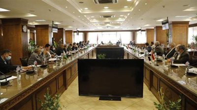 راشد يجتمع بأعضاء مجلس النواب عن دوائر الجيزة | صور