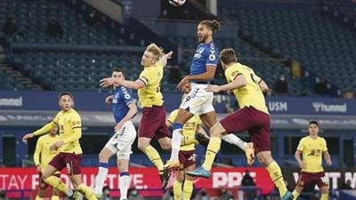 بيرنلي يفوز على إيفرتون بملعبه 1/2 ويحرمه من المربع الذهبي بالبريميرليج