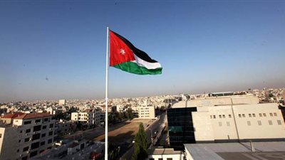 خوفا من غضب الشارع.. برلماني أردني يستبدل لوحات سيارته