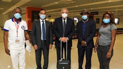 سفير مصر في الكونغو يستقبل بعثة الأهلي في المطار