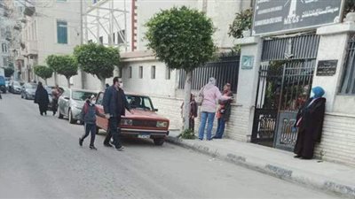 توافد طلاب الإسكندرية على المدارس لاستئناف الفصل الدراسى الثانى