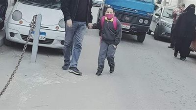 التزام طلاب الإسكندرية بارتداء الكمامات | صور