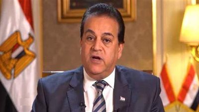 وزير التعليم العالي يشدد على الاستمرار فى تطبيق الإجراءات الاحترازية بالجامعات والمعاهد