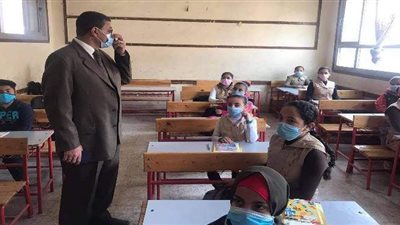 إقبال أولياء الأمور على طلبات عدم حضور الدراسة بمدارس بنها