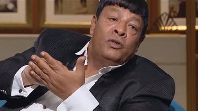 نجوم الفن أيام القحط.. عبد الباسط حمودة عاش على العيش والشاي.. وفاء عامر: أكلت رز ببصل.. وكاظم: نمت أنا وأخواتي على الأرض